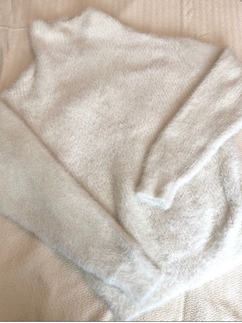 Wilfred Montpellier Fuzzy Eyelash Sweater